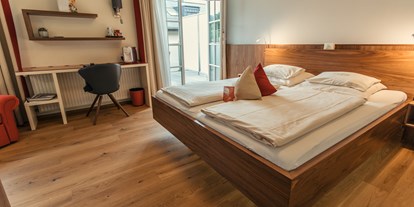 Stadthotels - Ladestation Elektroauto - Salzburg-Stadt Aigen - Doppelzimmer Deluxe - Hotel Rosenvilla