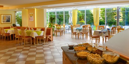 Stadthotels - Verpflegung: Frühstück - Österreich - ... im hellen Frühstücksraum mit Wintergarten oder auch... - Hotel Himmelreich