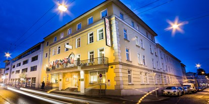 Stadthotels - 24-Stunden Rezeption - Salzburg - Außenansicht Goldenes Theater Hotel Salzburg - Goldenes Theater Hotel Salzburg