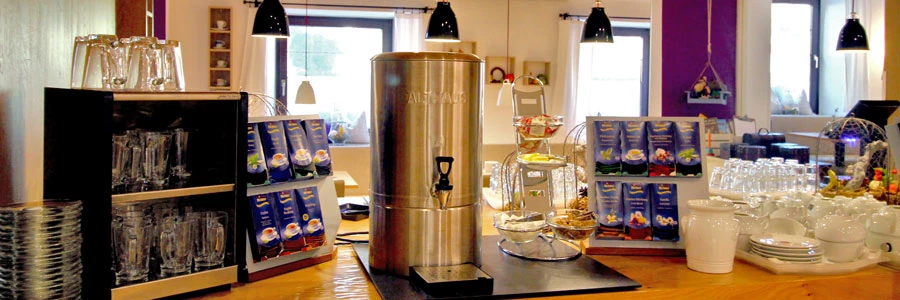 Teebar beim Frühstück