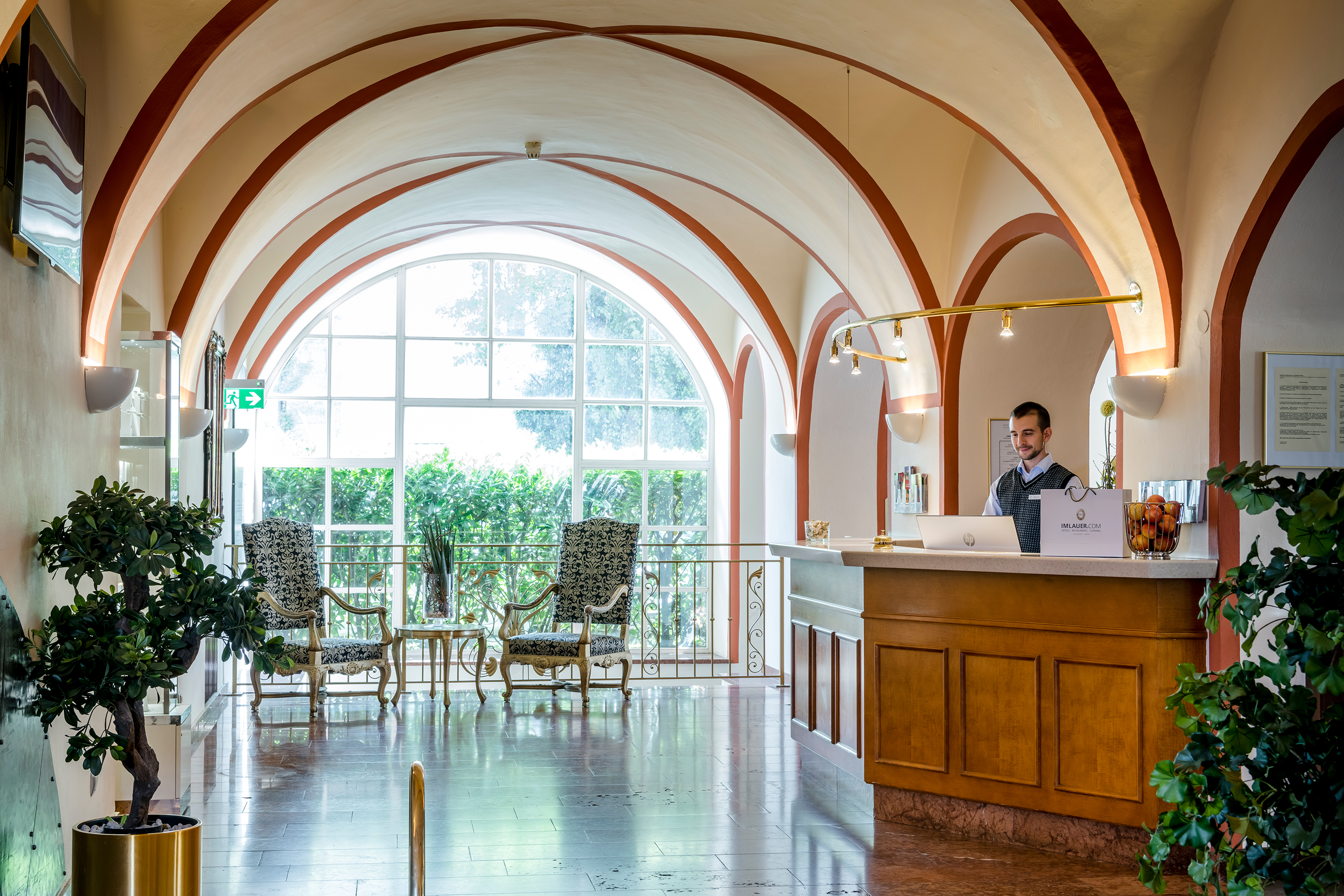 Hotel - Hotel-Rezeption - IMLAUER Palais Mirabell