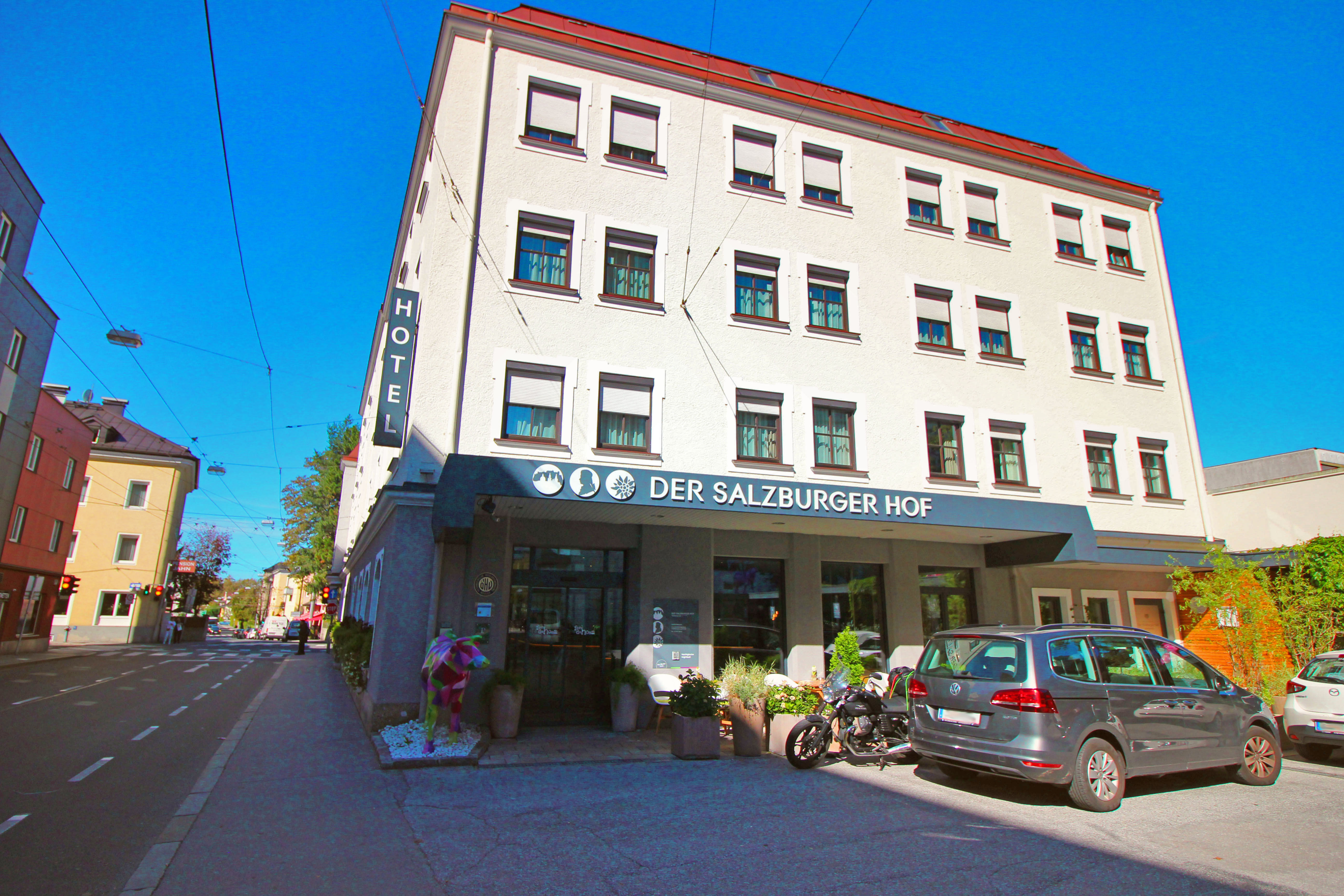 Hotel - Außenansicht Eingang des Hotels Der Salzburger Hof - Hotel Der Salzburger Hof
