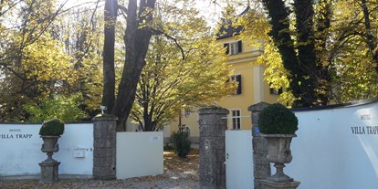 Stadthotels - Garten - Salzburg - Die Villa Trapp liegt absolut ruhig, schlossähnlich in einem Park mit altem Baumbestand - Villa Trapp
