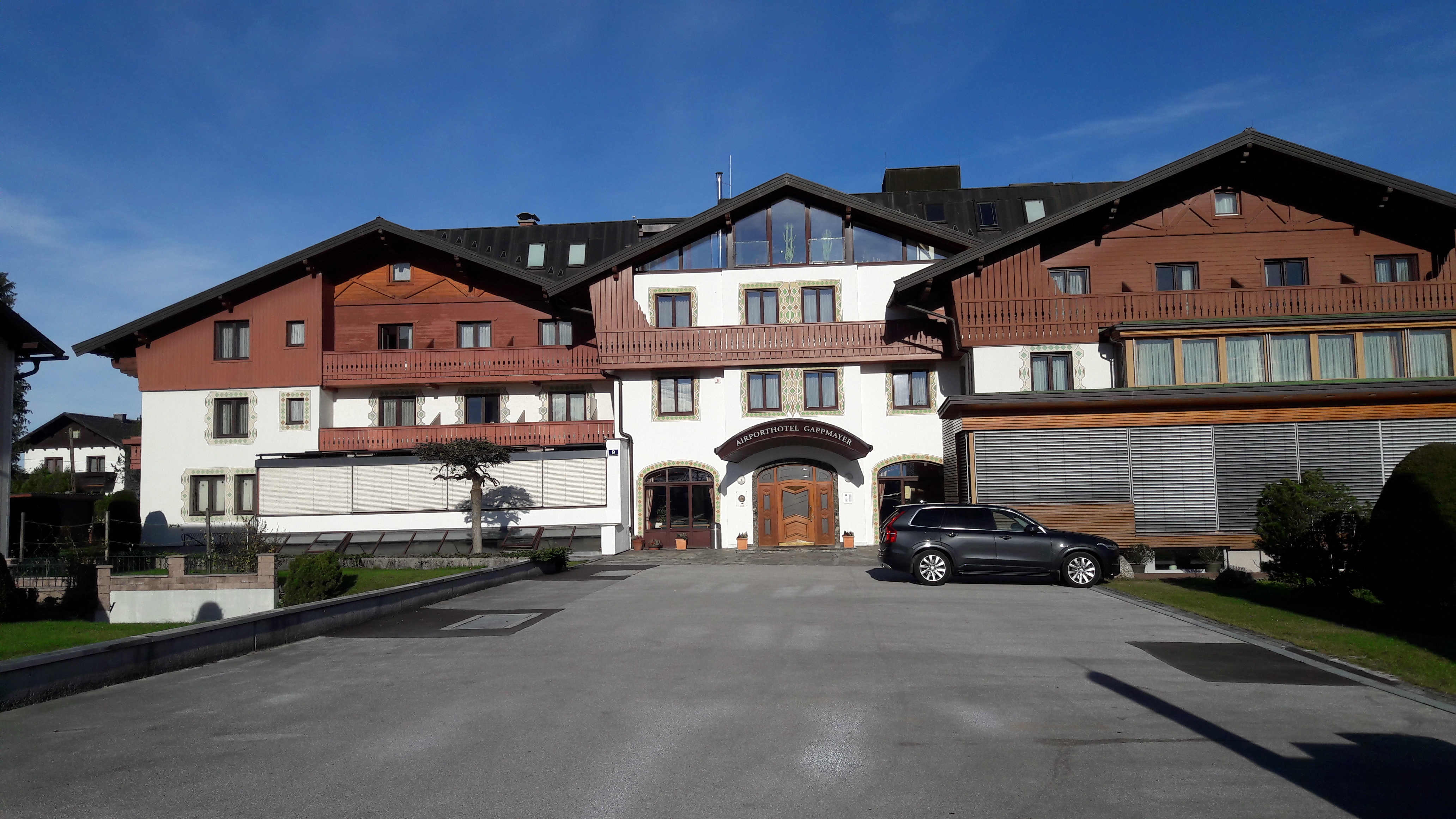 Hotel - Ein hübsches gepflegtes Haus - Airporthotel Salzburg