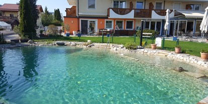 Stadthotels - Salzburg - Im Frühling und Frühsommer ist das Wasser immer glasklar und blau, gegen Sommer färbt es sich Smaragdgrün, aber immer wunderbar zum anschauen und enspannen und natürlich auch zum Abkühlen an warmen Sommertagen :-) - Hotel Himmelreich