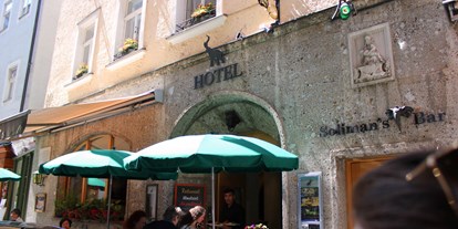 Stadthotels - Salzburg-Stadt Altstadt - Eingang zum Hotel und Restaurant Elefant - Hotel Elefant