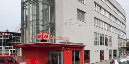 Stadthotels - Parkplatz: gebührenpflichtig in Gehweite - Österreich - MEININGER Hotel Salzburg City Center