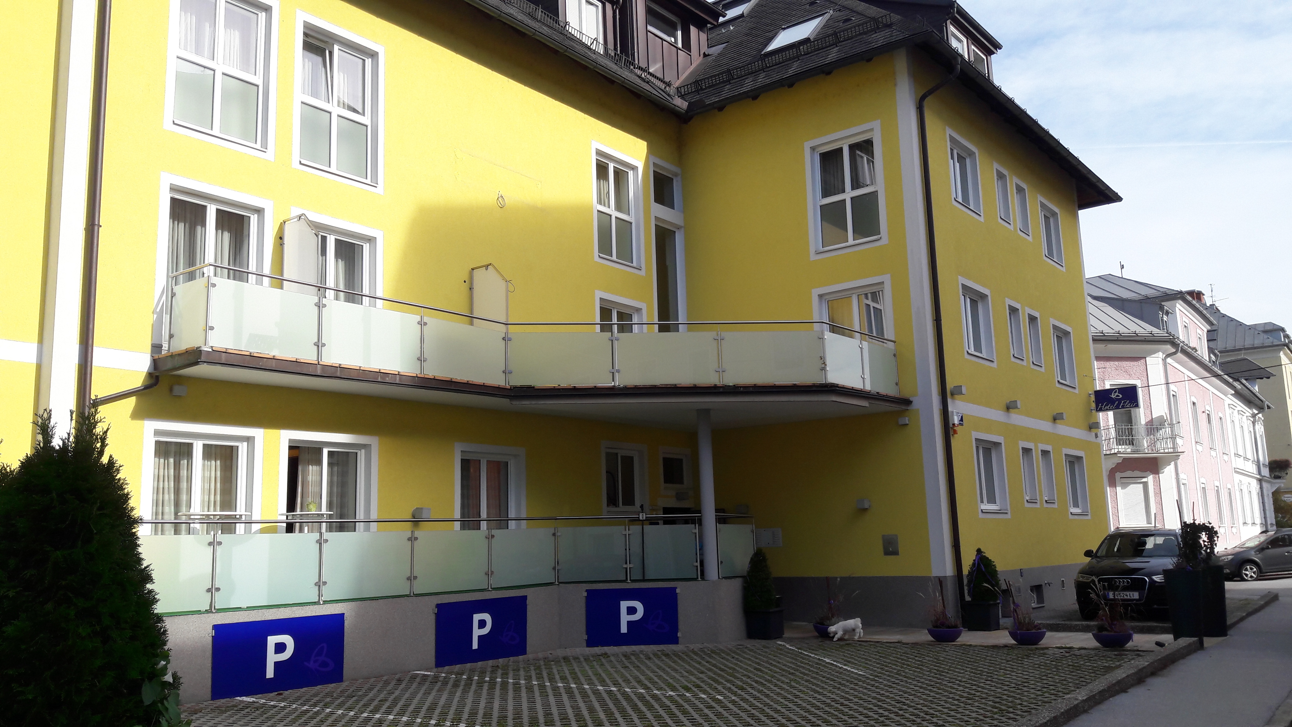 Hotel - Parkplätze finden sich direkt vor dem Hotel - Hotel Flair