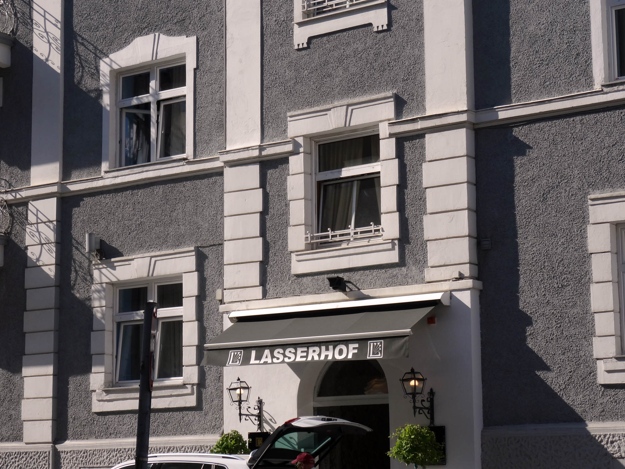 Hotel - Eingang Atel Hotel Lasserhof - Atel Hotel Lasserhof
