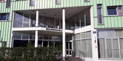 Stadthotels - Verpflegung: Halbpension - Eingang Hotel Kolping Salzburg - Kolpinghaus Salzburg