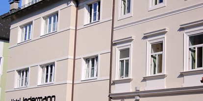 Stadthotels - Parkplatz: gebührenpflichtig beim Hotel - Salzburg-Stadt Schallmoos - Fassade - Hotel Jedermann