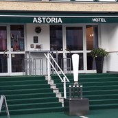 Hotel - Eingang - Hotel Astoria