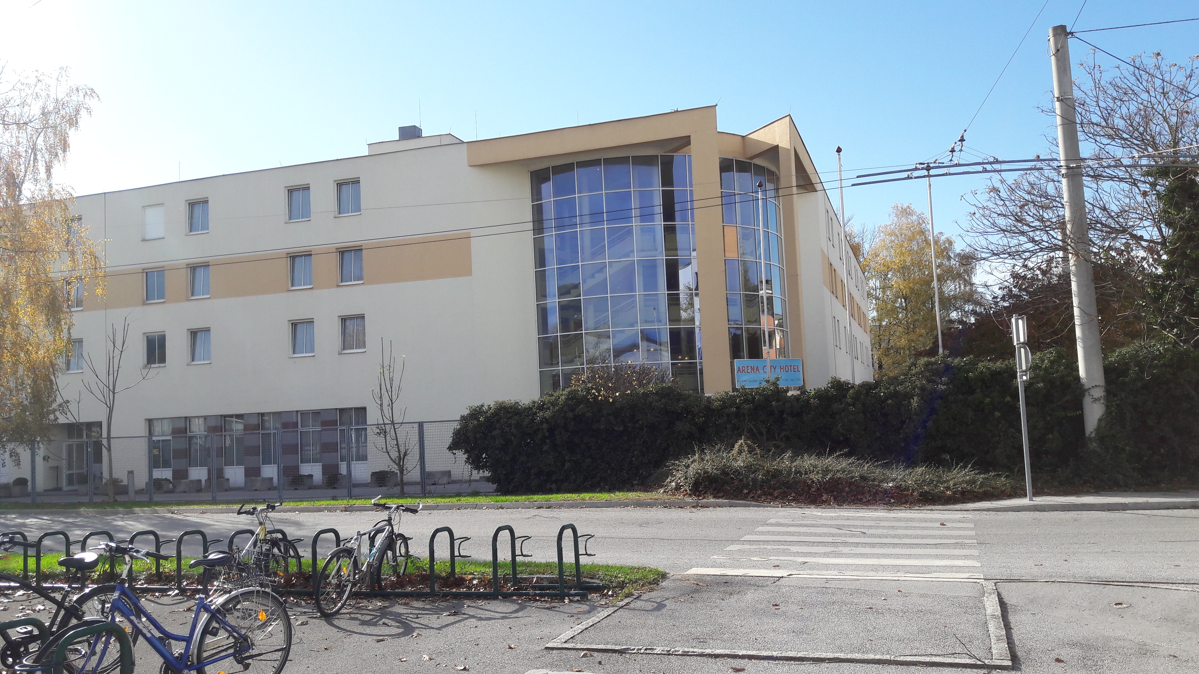 Hotel - Das Arena City Hotel befindet sich direkt neben dem Messegelände Salzburg - FourSide Hotel Salzburg