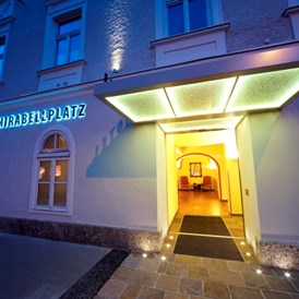 Hotel: An einem der schönsten Orte in Salzburg befindet sich das Hotel am Mirabellplatz. Das Schloss Mirabell mit dem wundervollen Mirabellgarten sind nur einen Sprung entfernt. - Hotel am Mirabellplatz