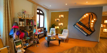Stadthotels - Preisniveau: gehoben - kleiner Shop-Bereich in der Lobby - Hotel Der Salzburger Hof