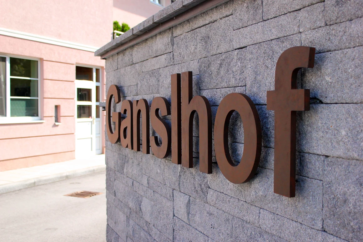 Hotel: Der Ganslhof liegt im Stadtteil Schallmoos, unweit der Salzburger Altstadt. - Hotel Ganslhof