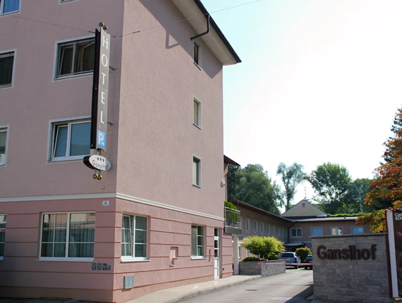 Hotel: Das Hotel Ganslhof ist sehr gut von der Autobahn erreichbar. - Hotel Ganslhof