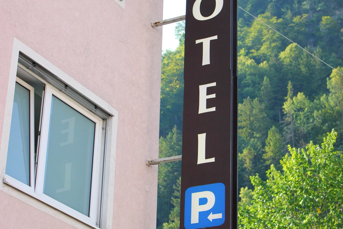 Hotel: Hotelfassade  - Hotel Ganslhof