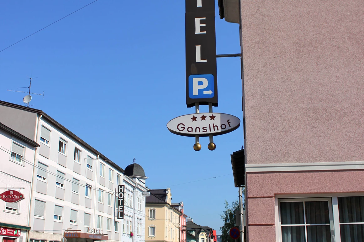 Hotel: Hotelfassade  - Hotel Ganslhof