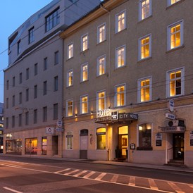 Hotel: Außenansicht des Urban Stay Salzburg City Hotesl in zentraler Lage - Urban Stay Salzburg City
