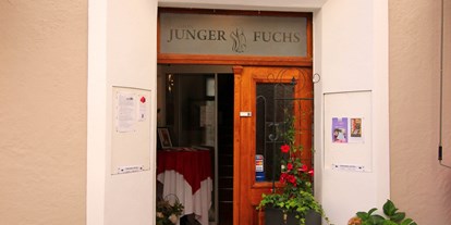 Stadthotels - Preisniveau: moderat - Salzburg - Eingang zum Hotel Junger Fuchs - City Hotel Junger Fuchs