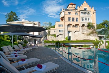 Hotel: Pool beim Hotel - Hotel Schloss Mönchstein