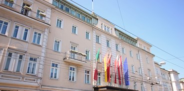 Stadthotels - Klassifizierung: 5 Sterne S - Salzburg - Außenansicht des Hotel Sacher Salzburg - Hotel Sacher Salzburg