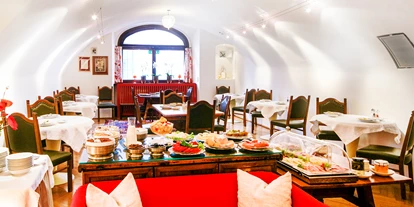 Stadthotels - Preisniveau: gehoben - Frühstücksbuffet im Speiseraum - Hotel Wolf
