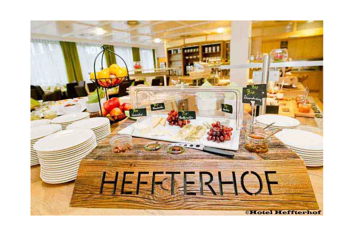 Hotel: Salzburger BIO-Frühstücksbuffet  - Hotel Heffterhof