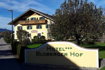 Hotel: Der Blobergerhof ist sehr ruhig gelegen am Fuße des Untersberg. - Hotel Bloberger Hof
