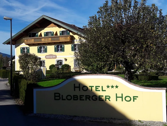 Hotel: Der Blobergerhof ist sehr ruhig gelegen am Fuße des Untersberg. - Hotel Bloberger Hof
