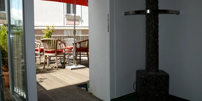 Stadthotels - Verpflegung: Frühstück - Salzburg-Stadt (Salzburg) - Flur mit Blick zur Terrasse - BerglandHotel