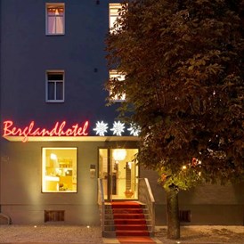 Hotel: Außenansicht Hotel Bergland - BerglandHotel