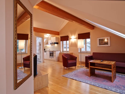 Stadthotels - Verpflegung: Frühstück - Salzburg-Stadt (Salzburg) - Wohnraum + Küche - Ferienwohnung "Villa Ceconi" - Hotel Villa Ceconi