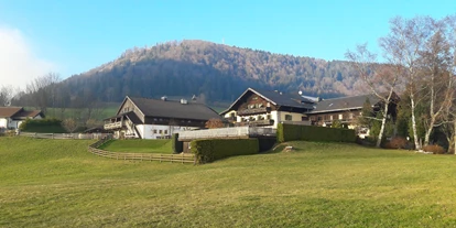 Stadthotels - Verpflegung: Frühstück - Salzburg-Stadt Parsch - Das Hotel - idyllisch gelegen hoch über der Stadt. Dahinter der Gipfel des Gaisberg. - Hotel Zistelalm