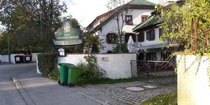 Stadthotels - Kinderbetreuung - Salzburg-Stadt (Salzburg) - Eine nette Atmosphäre durch den Gastgarten vorm Hotel - Hotel Haus Wartenberg
