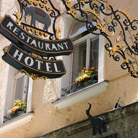 Hotel: Schild Restaurant und Hotel Elefant - Hotel Elefant
