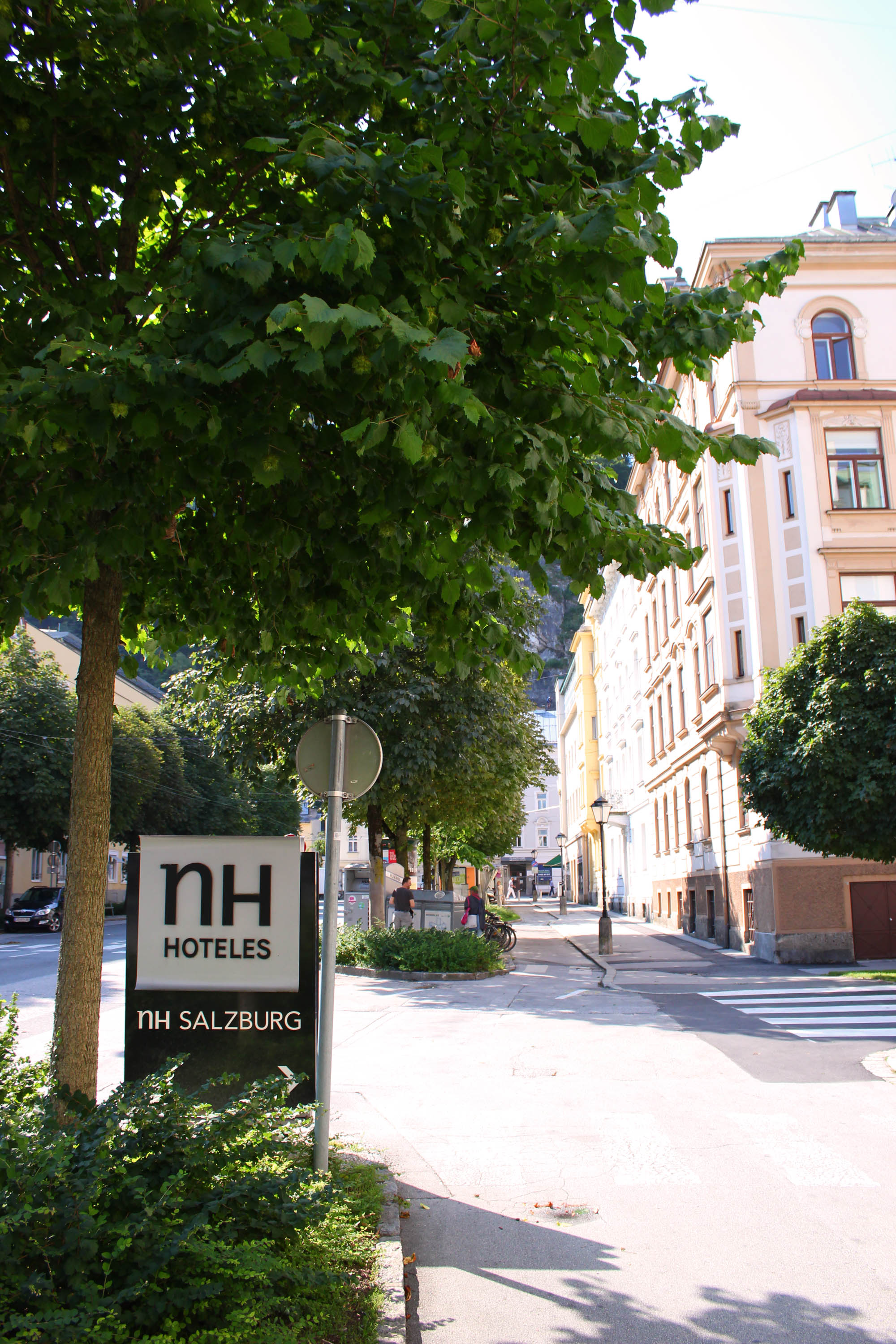 Hotel: Hinweistafel vom Hotel - NH Salzburg City