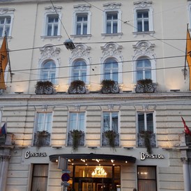 Hotel: Das Hotel Bristol in Abendstimmung - Hotel Bristol Salzburg