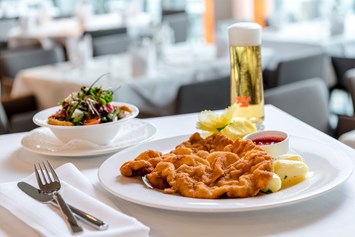 Hotel: IMLAUER Sky Restaurant - Wiener Schnitzel - IMLAUER HOTEL PITTER Salzburg