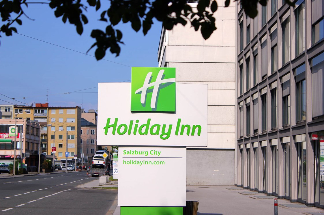 Hotel: Vom Holiday Inn Salzburg City sind es nur wenige Gehminuten in die rechte Altstadt und in die Neustadt (Schloss Mirabell). - Holiday Inn Salzburg City