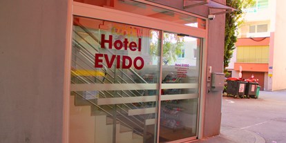 Stadthotels - Bahnhof - Österreich - Zugang zum Hotel Evido Salzburg City Center - Hotel Evido Salzburg City Center