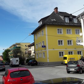 Hotel: Das Hotel Flair liegt in einer ruhigen Seitenstraße nicht weit vom Hauptbahnhof Salzburg - Hotel Flair