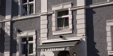 Stadthotels - WLAN - Salzburg-Stadt Schallmoos - Eingang Atel Hotel Lasserhof - Atel Hotel Lasserhof