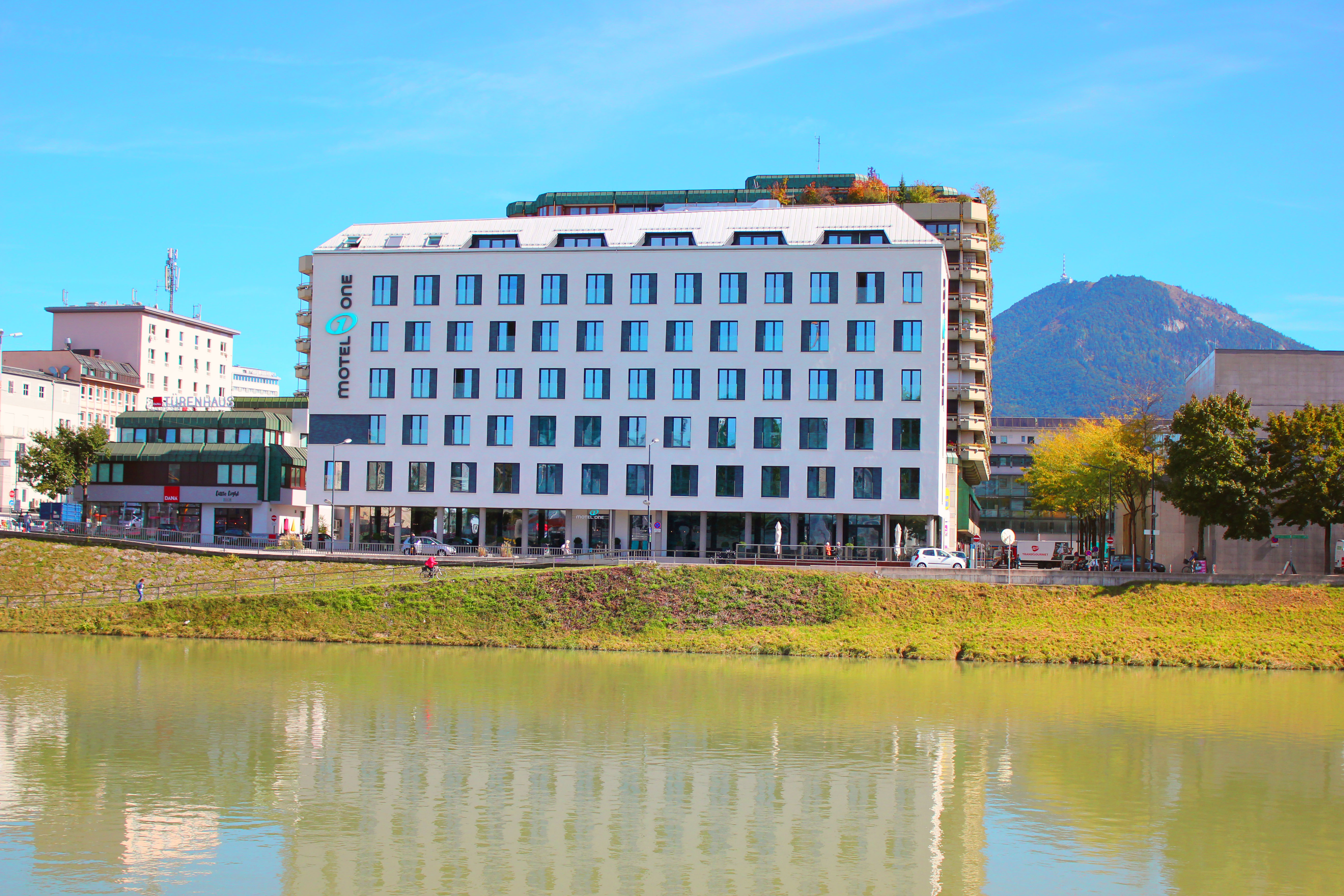 Stadthotels - Klassifizierung: 2 Sterne - Salzburg - Hotel Motel One Salzburg-Mirabell an der Salzach - Hotel Motel One Salzburg-Mirabell