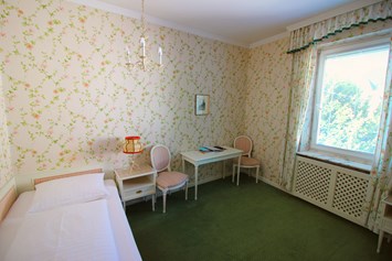 Hotel: Einzelzimmer - Hotel Hohenstauffen