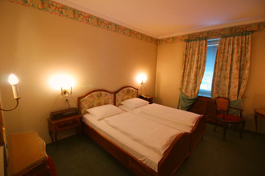 Hotel: Doppelzimmer - Hotel Hohenstauffen