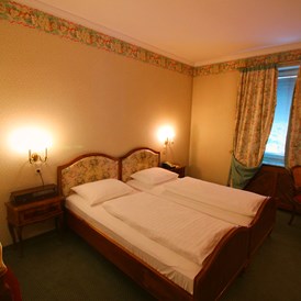 Hotel: Doppelzimmer - Hotel Hohenstauffen