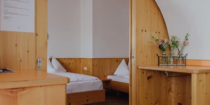 Stadthotels - Verpflegung: Frühstück - Salzburg-Stadt (Salzburg) - Fünfbettzimmer mit Verbindungstür - Hotel Drei Kreuz