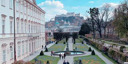Stadthotels - Verpflegung: Frühstück - Salzburg-Stadt (Salzburg) - Mirabellgarten mit Blick auf die Festung von Salzburg - Hotel Drei Kreuz